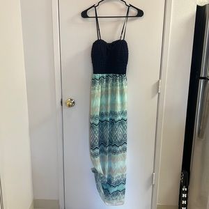 Open Backed Patterned Maxi Dress Size Medium